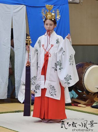 隠岐島前神楽・巫女舞 隠岐島前神楽・巫女舞